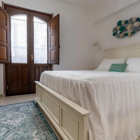 The Cyclops Retreat - Seaview *